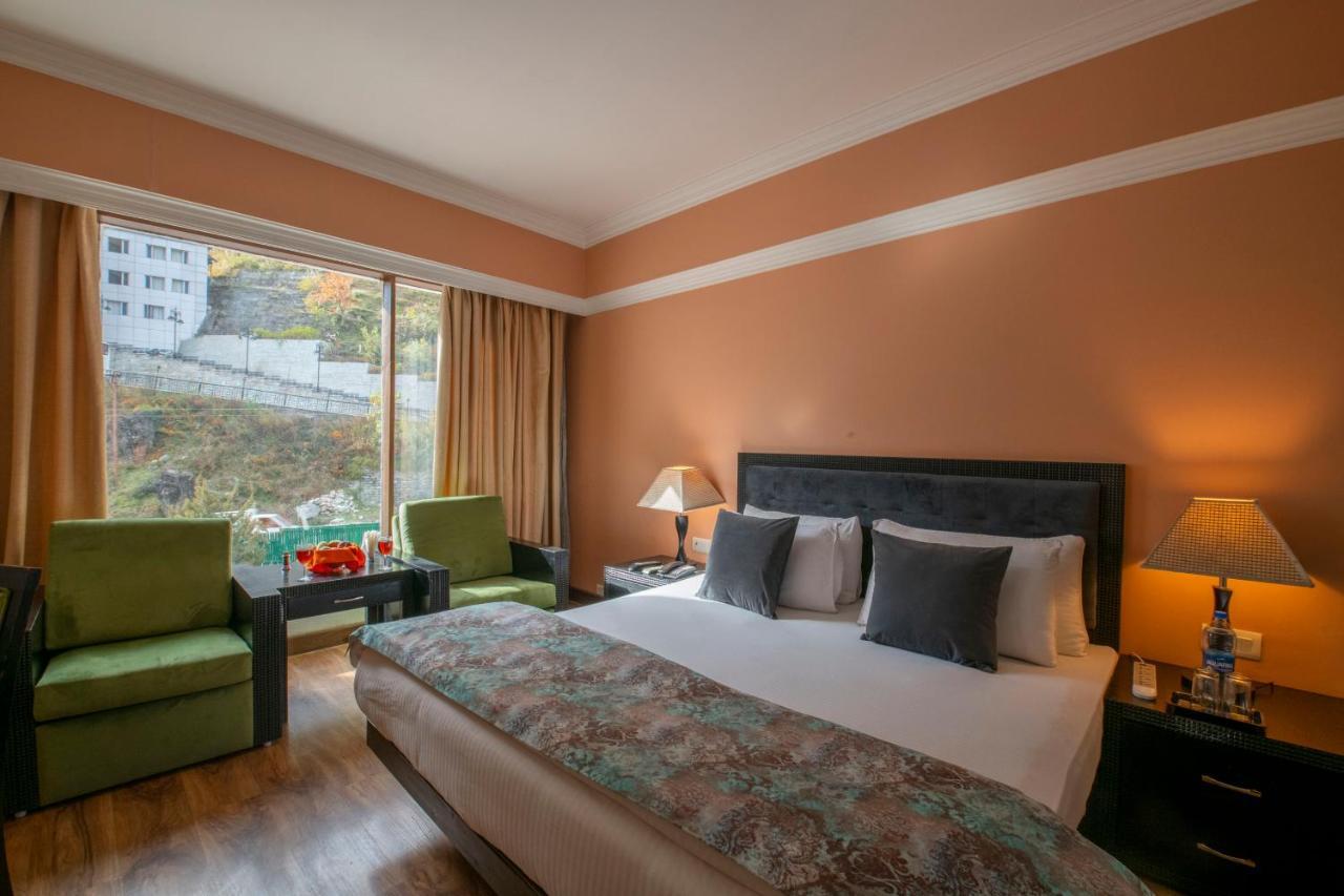 Mastiff Grand Manali Resort Екстер'єр фото